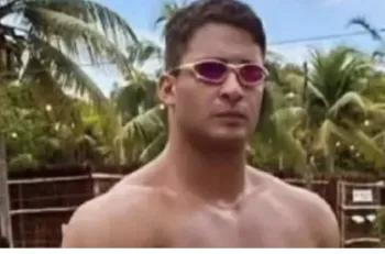 Ex-jogador que agrediu namorada com 61 socos  estuprado na priso