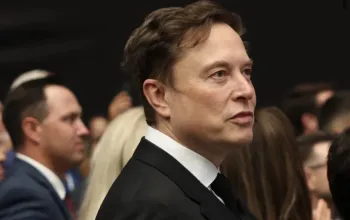 Tesla aprova b�nus que pode tornar Musk o primeiro trilion�rio do mundo