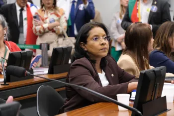 Deputada faz alerta contra fraudes e armadilhas nesta Black Friday