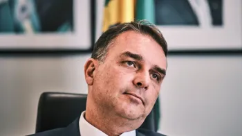 Flvio admite retirar candidatura: 'Tenho um preo para isso'