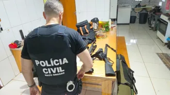 Pol�cia Civil apreende 20 armas de fogo durante a��o em Rondon�polis
