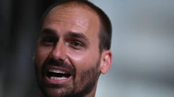 MP-RJ retoma investiga��o sobre 'rachadinha' contra Carlos Bolsonaro