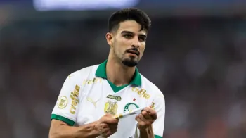 Palmeiras vence S�o Paulo em jogo com pol�mica sobre p�naltis e vai � final