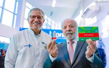'Estamos falando de salvar vidas', diz Lula durante visita a ind�stria de biotecnologia