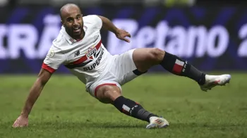 Lucas Moura fratura costelas e revive 'pesadelo' de 2025 no S�o Paulo