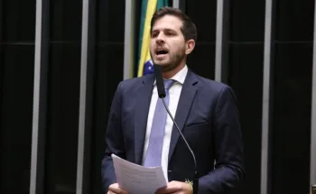 C�mara aprova projeto que ajusta Lei Or�ament�ria aos gastos com a nova licen�a-paternidade