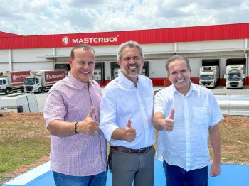 Nelson Bezerra, Presidente da Masterboi, Elmano de Freitas, Governador do Cear� e Domingos Gomes de Aguiar, Secret�rio de Desenvolvimento Econ�mico do Cear� - Foto divulga��o Masterboi