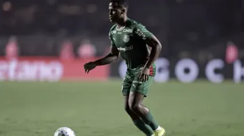 Arias volta ao Palmeiras e pode enfrentar o Gr�mio; Vitor Roque � baixa