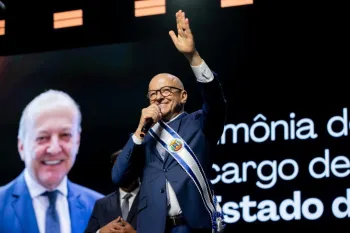 Otaviano Pivetta recebe faixa de governador e refor�a compromisso de seguir com investimentos em todas as �reas