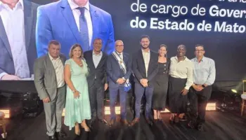 Ao lado de lideran�as, Miguel Vaz e Joci Piccini participam da posse do governador Otaviano Pivetta
