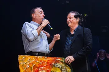 F�bio Jr. e Henrique Prata, presidente do Hospital de Amor, durante show beneficente em Barretos (SP)