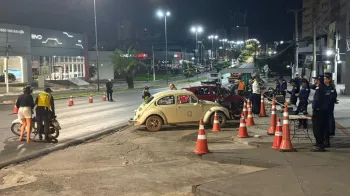 Opera��o Lei Seca prende cinco pessoas e remove 56 ve�culos em Cuiab�