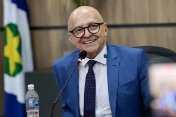 Governador Otaviano Pivetta anuncia Fl�via Emanuelle como nova secret�ria de Educa��o