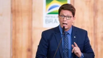 Deputado Mario Frias � internado na UTI ap�s dores abdominais