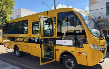 Novos �nibus escolares chegam � Barra do Gar�as e refor�am transporte de alunos da zona rural
