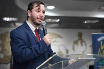 Trabalho e Dignidade: livro debate o direito a um sal�rio justo no Brasil