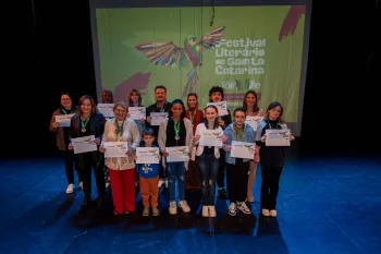 Com vencedores de quatro cidades catarinenses,1� Pr�mio Festival Liter�rio de SC entrega premia��es