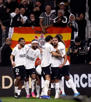 Corinthians vence o Atl�tico-MG com gol no fim e ganha f�lego na tabela