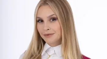 Carla Diaz celebra repercuss�o de �Ent�o � Amor?�