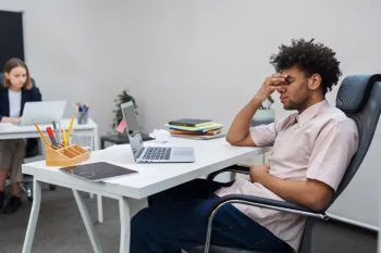 5 sinais silenciosos de que o trabalho est� afetando sua sa�de mental e quase ningu�m percebe
