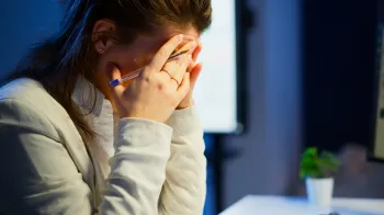 Burnout, ansiedade ou estresse? Entenda o que os sinais do corpo e da mente podem estar tentando dizer