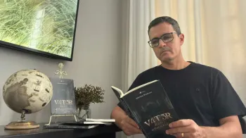 Alien�gena e padre protagonizam embate entre f� e raz�o em cen�rio p�s-clim�tico extremo de 2072 em nova distopia brasileira