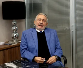 Rejei��o do eleitorado aos pr�-candidatos � sinal de alerta