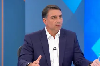 Fl�vio se esquiva sobre contrato de Dark Horse e Vorcaro