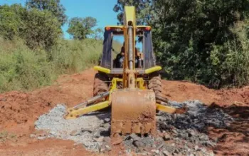 Obras de manuten��o vi�ria em V�rzea Grande