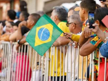 Cuiab� celebra Independ�ncia do Brasil com desfile noturno