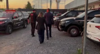 Dois advogados foram levados pela Pol�cia Penal a Cuiab� ap�s u�sque ser encontrado no parlat�rio.