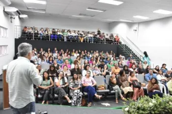 Evento reuniu cerca de 150 profissionais no audit�rio Maestro China, em Cuiab�