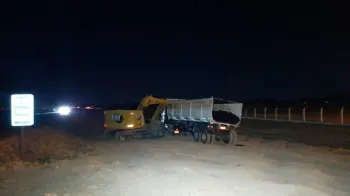 Carreta tomba na BR-163 entre Sorriso e Lucas