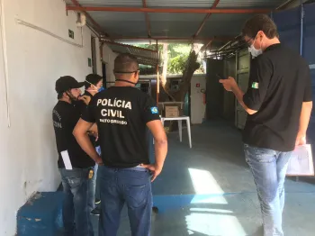 Atua��o integrada fiscaliza fabricante de �lcool em gel e drogaria na Capital