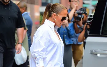 Jennifer Lopez escolheu usar Versace.