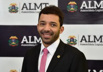 Justi�a deixa Jajah Neves ineleg�vel e cassa mandato de irm�o