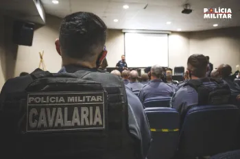 Policiais de cinco Estados participam do curso de policiamento montado da PMMT