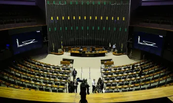 C�mara aprova texto-base do projeto que legaliza jogos no Brasil