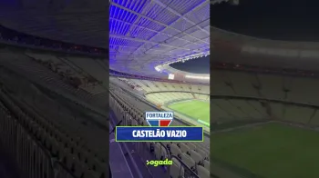 Est�dio praticamente vazio antes da bola rolar