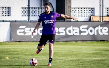 J�lio C�sar iniciou treinamentos f�sicos em campo - Foto: Gabriel Silva/Cear� SC