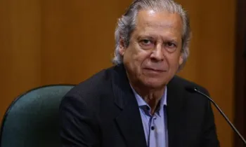 Jos� Dirceu tem at� 17h para se entregar � Pol�cia Federal