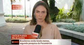 Rep�rter da Globo News � agredida na rua com pedras.