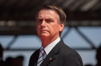 Bolsonaro recebe alta ap�s passar a noite em hospital de Bras�lia