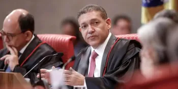 Presidente do TSE reclama de 