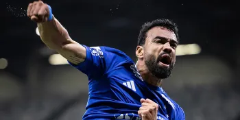 Fabr�cio Bruno marcou o �nico gol da partida (Foto: Gustavo Aleixo/Cruzeiro)