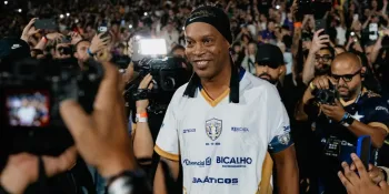 Ronaldinho Ga�cho anuncia volta aos gramados (Foto: Ronaldinho / Instagram)