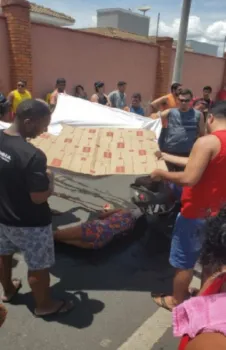 Caminhonete atropela m�e e 2 filhos em Cuiab�; crian�a morre