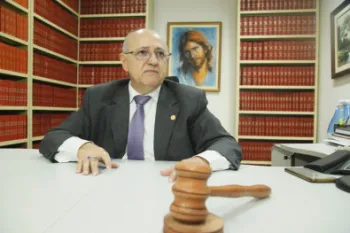 Homem tenta liberar carro apreendido em opera��o contra jogatina em MT