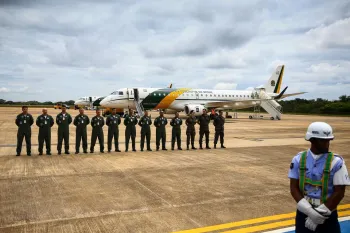 Aeronaves da FAB decolam com destino � China para buscar brasileiros