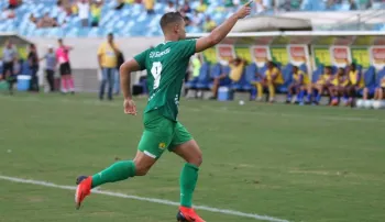 Cuiab� goleia, afunda Araguaia e retoma lideran�a do Campeonato Mato-grossense
